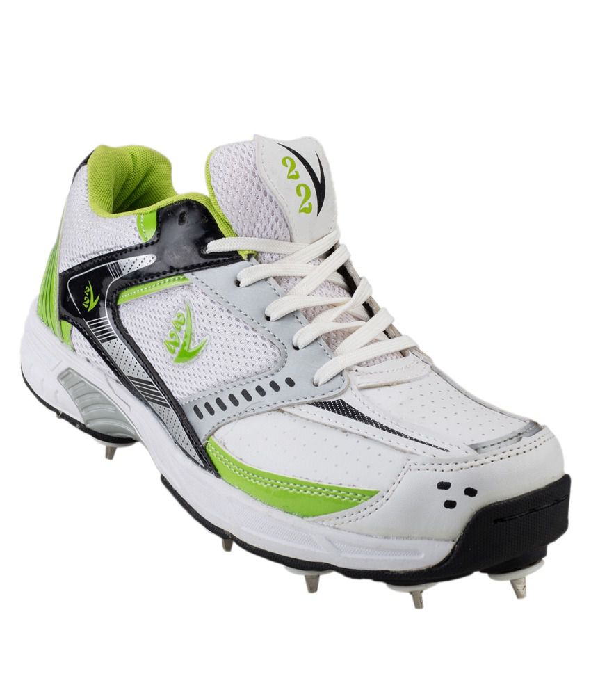 cricket spikes size 6