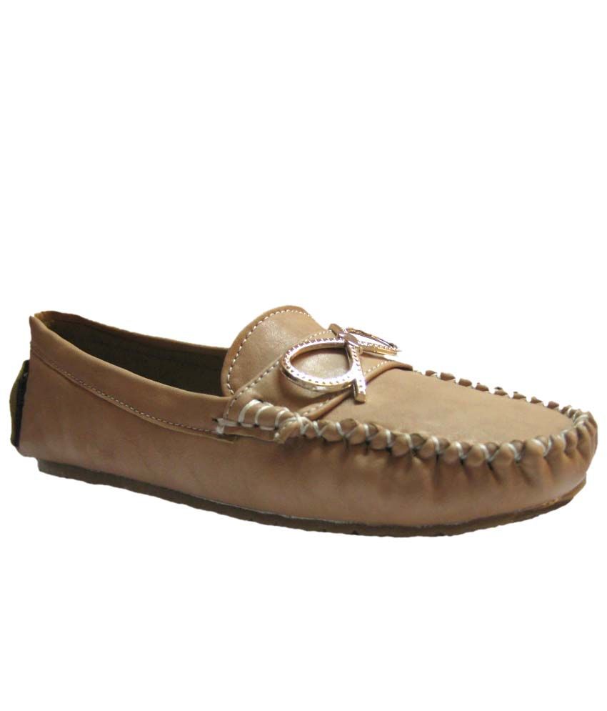 Mapple Leeaf Beige Faux Leather Casual Shoes Price in India- Buy Mapple ...