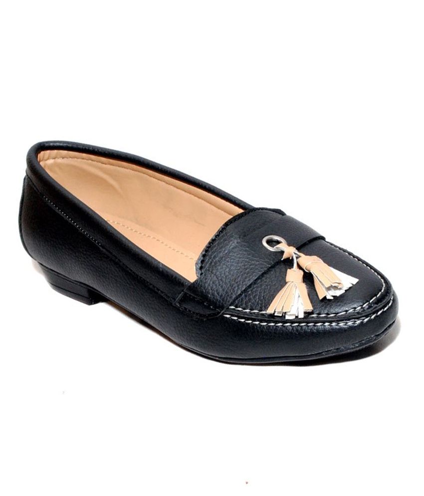 casual daily shoes