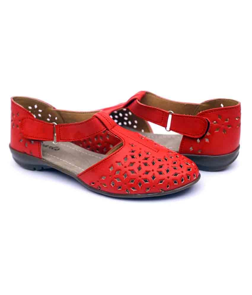 flat leather sandals with pearls