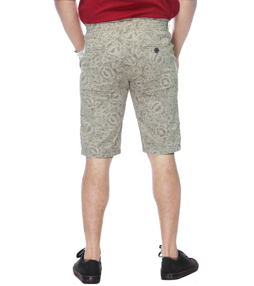 beige chino shorts