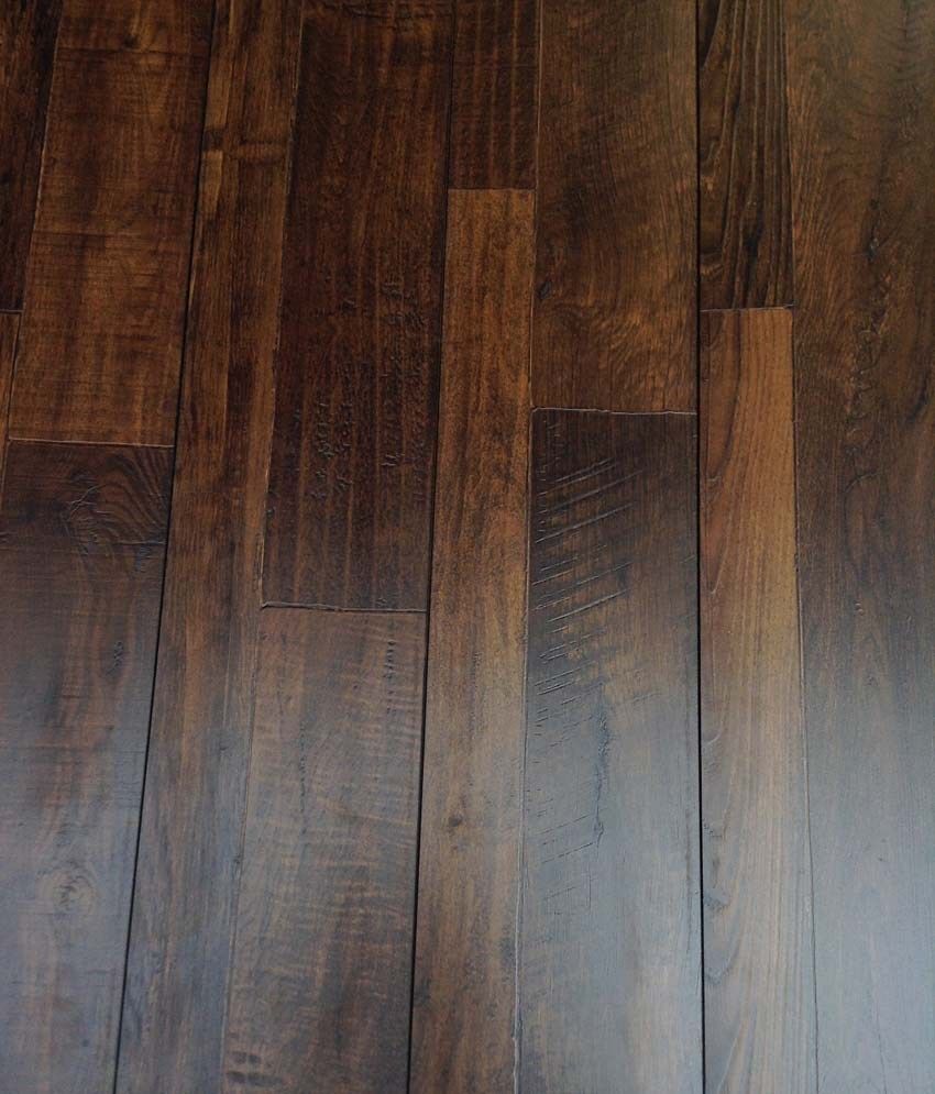 Le Laminates Classic Design Wooden Brown Flooring 75 Per Square Feet