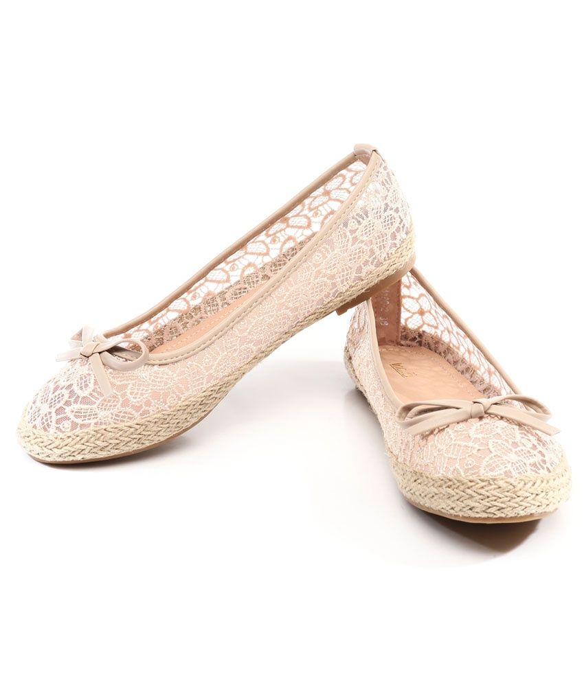 beige ballerina shoes