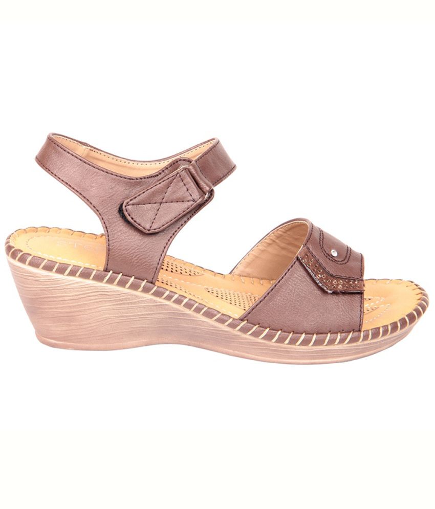 light tan heeled sandals
