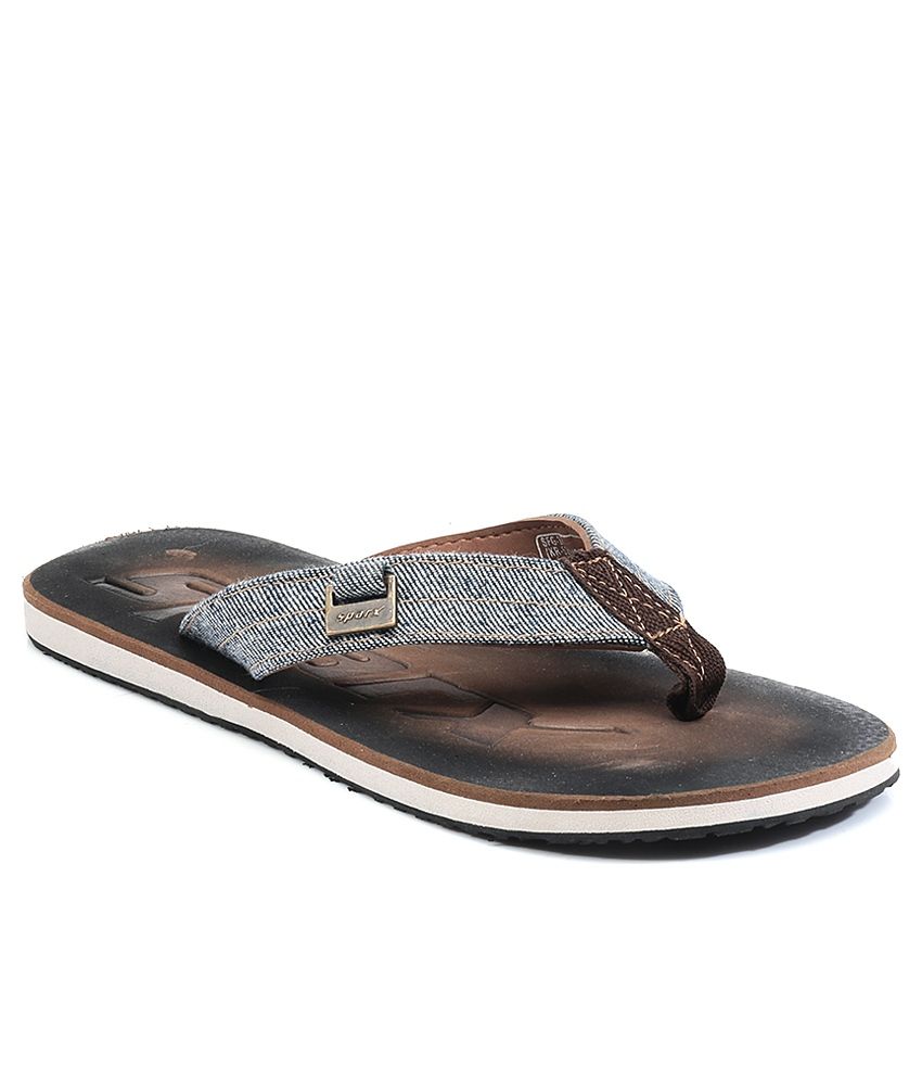 Sparx Brown Men Flip Flops Price in 