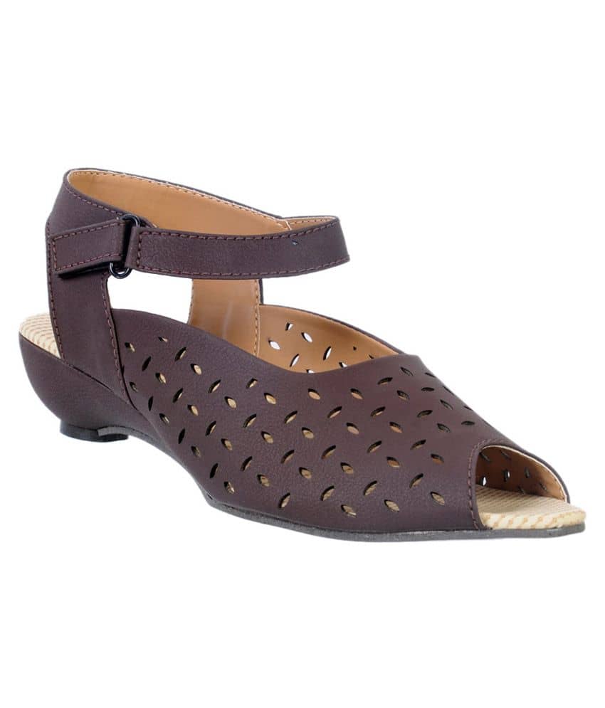 women's brown heeled sandals