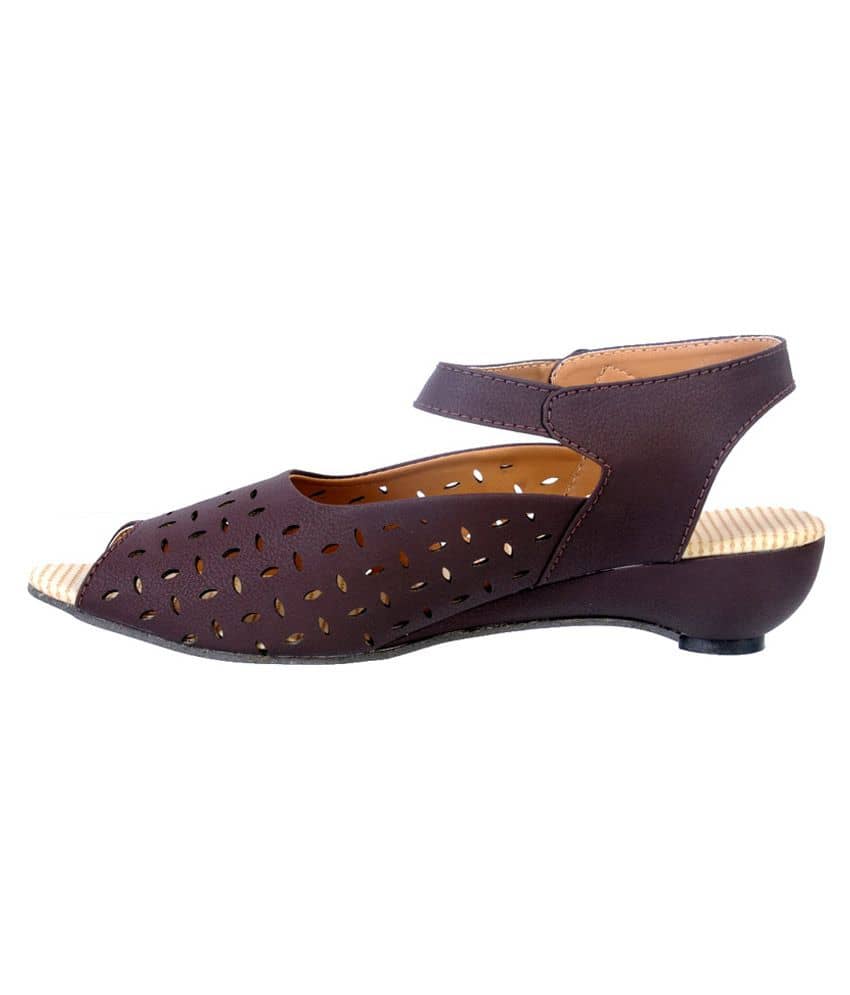 women's brown heeled sandals