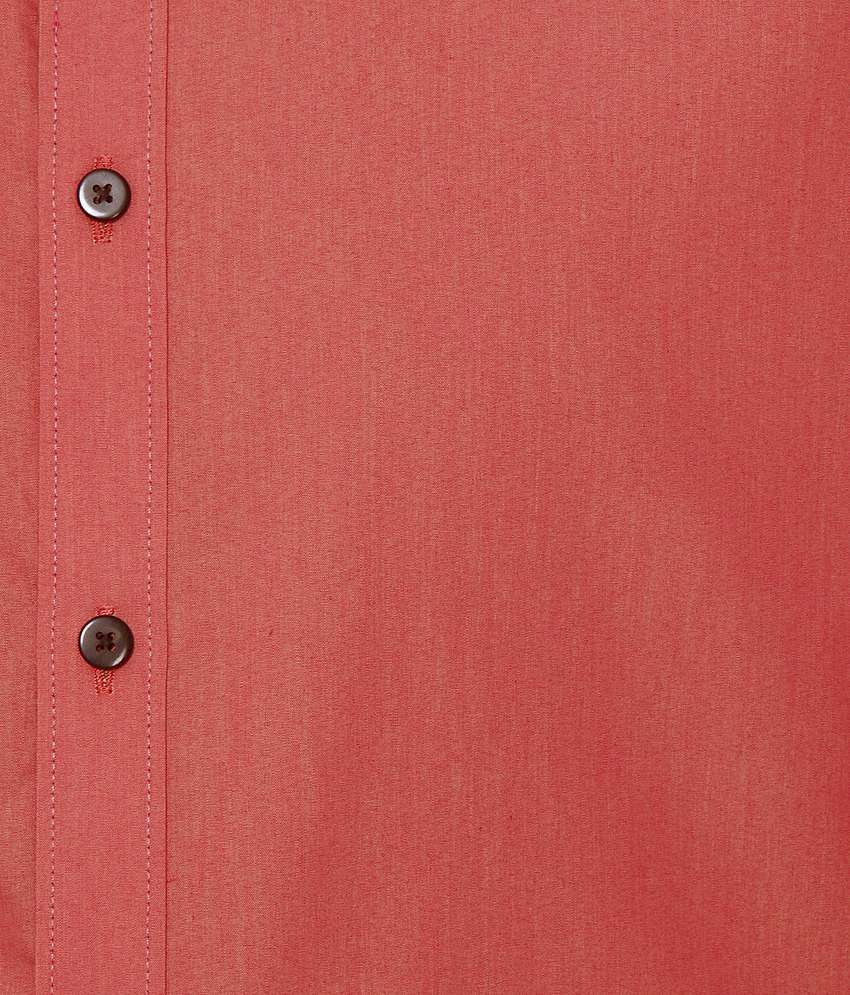 van heusen red tshirt