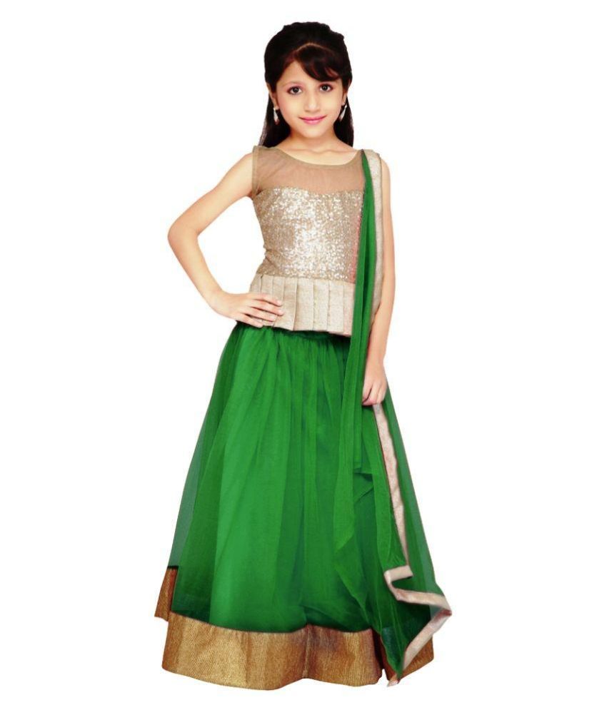 naira in green lehenga