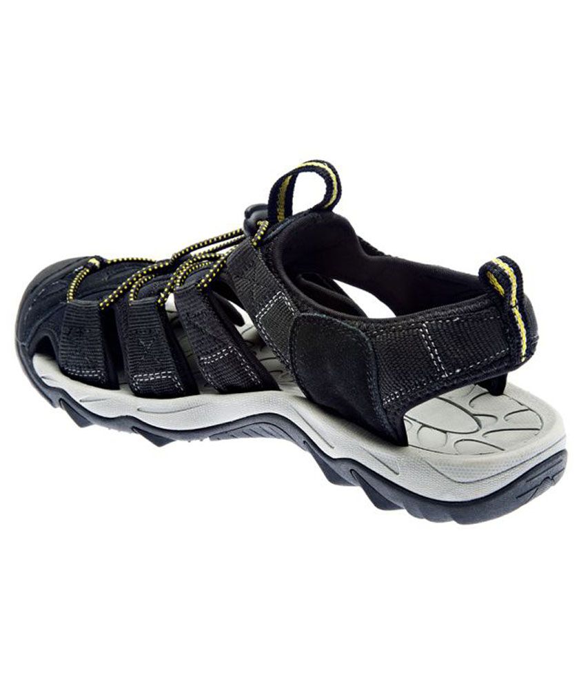 wildcraft sandals online