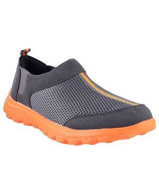 mochi sports shoes