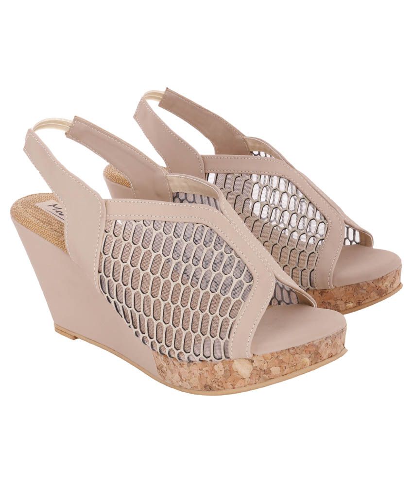 womens beige wedge heels