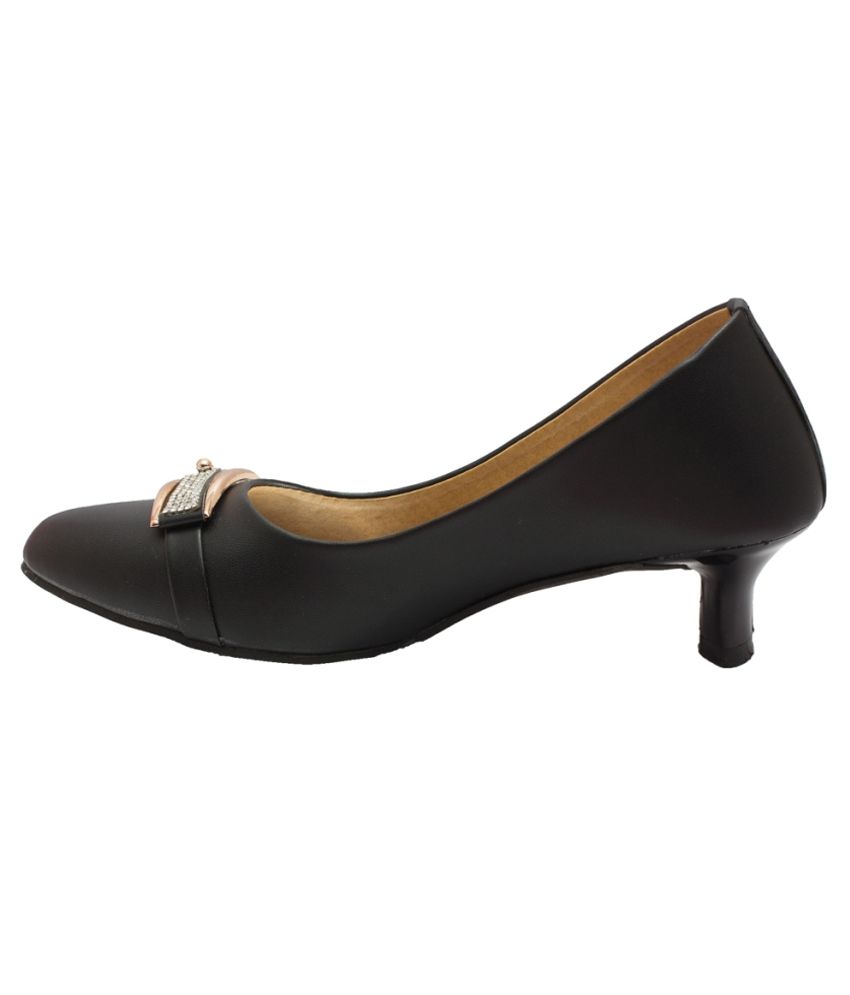 pointed toe velvet flats