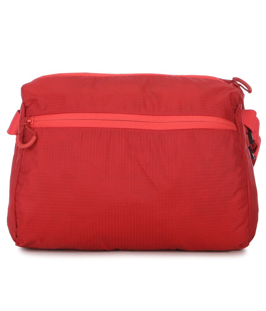wildcraft red bag