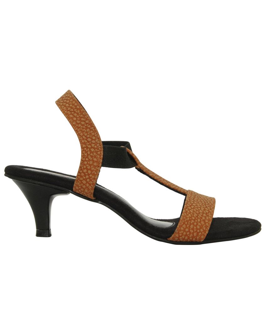 tan kitten heel shoes