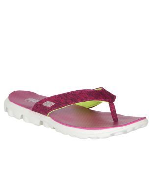 skechers on the go flow flip flops