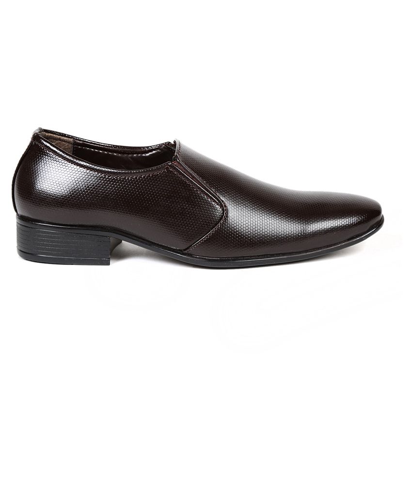 TEN Brown Formal Shoes Price in India 
