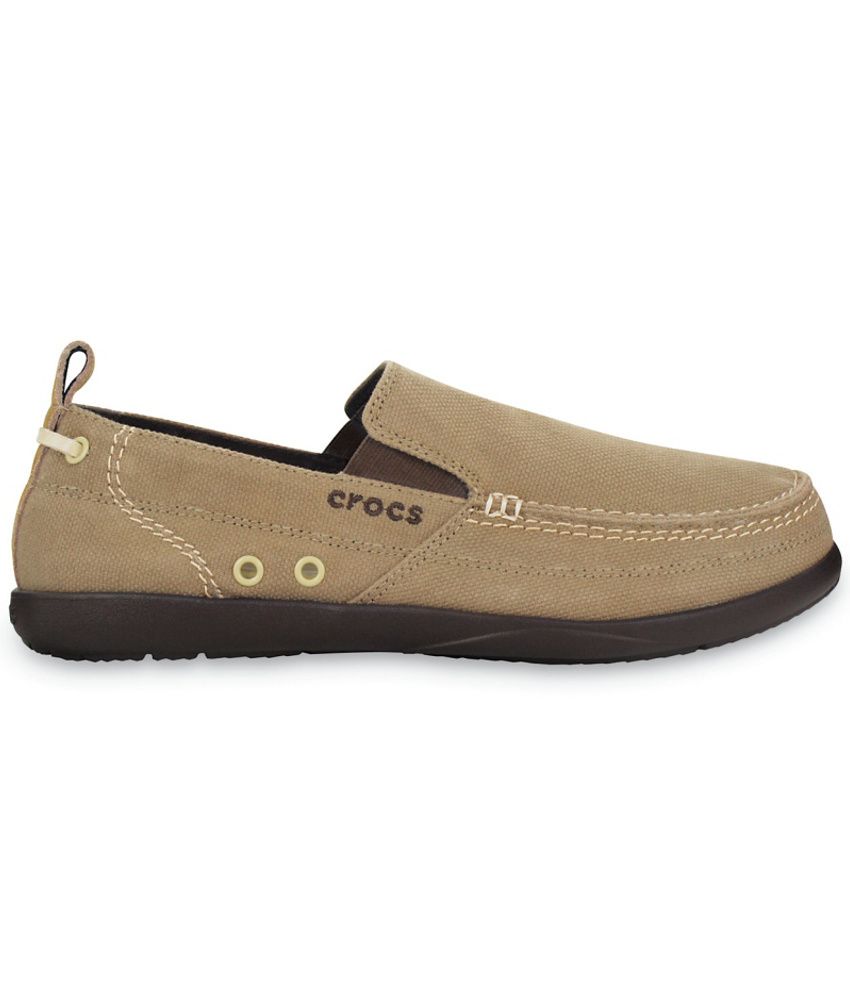 beige crocs size 8