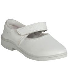 Girls' Shoes: Buy Girls Shoes, Sandals, Bellies, Boots Online at Best ...