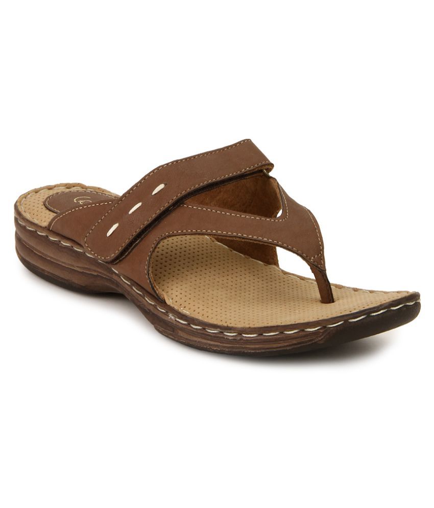 catwalk flat chappals