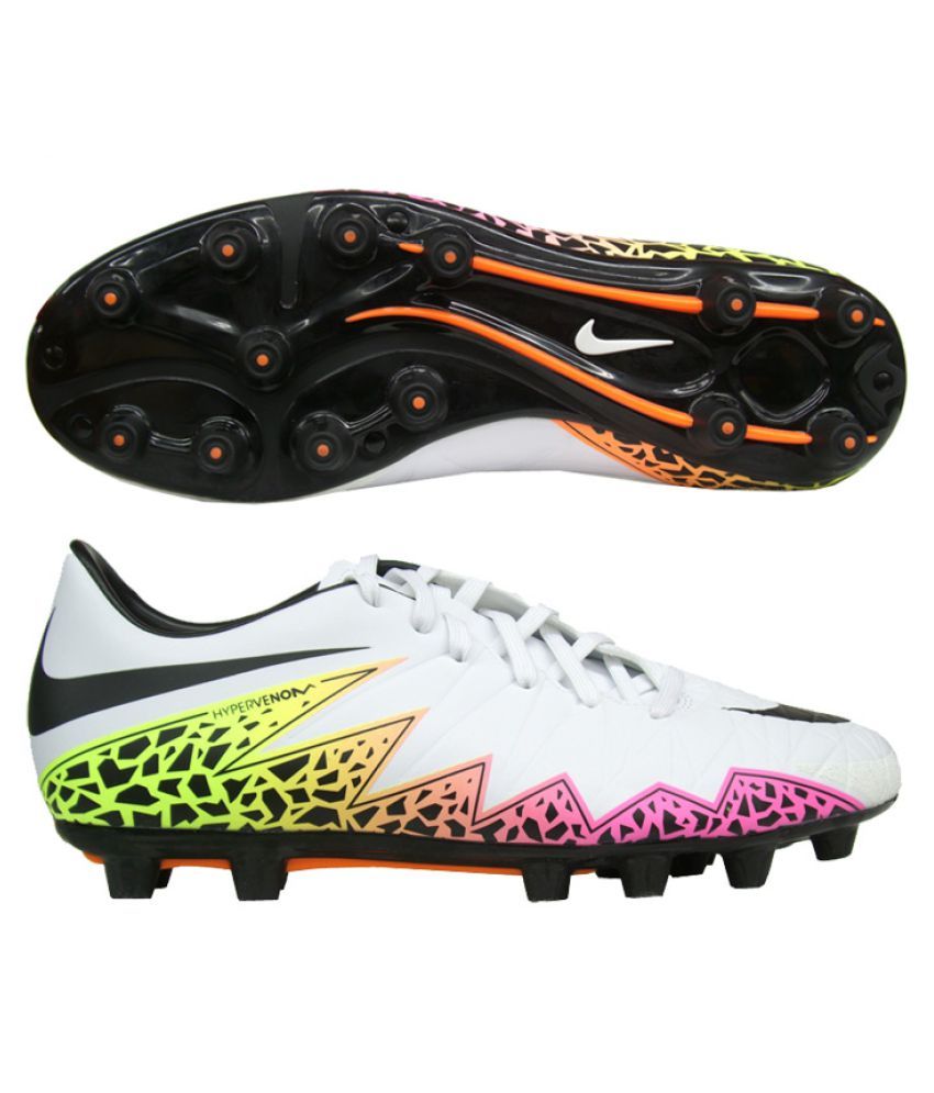 snapdeal nike football shoes