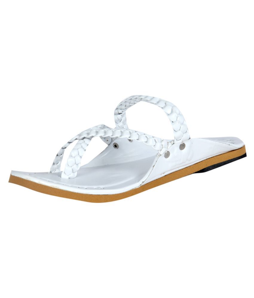 kolhapuri chappal white
