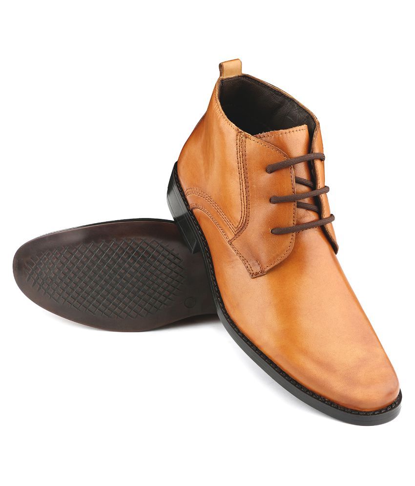 tan chukka