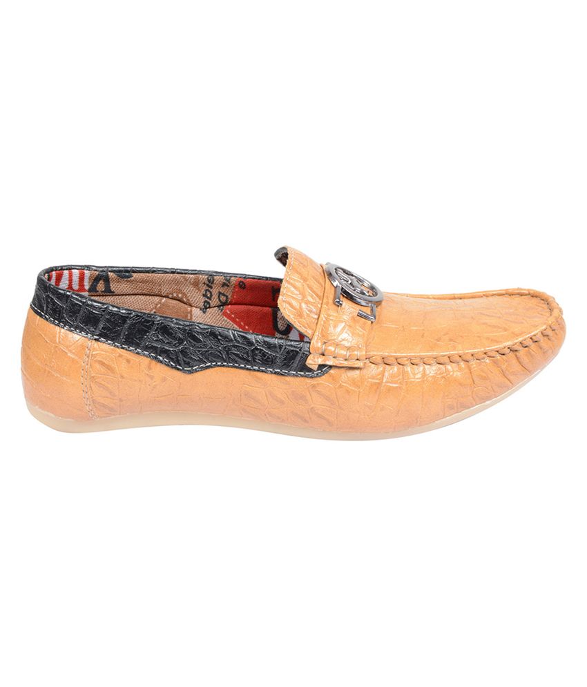 bucik beige loafers