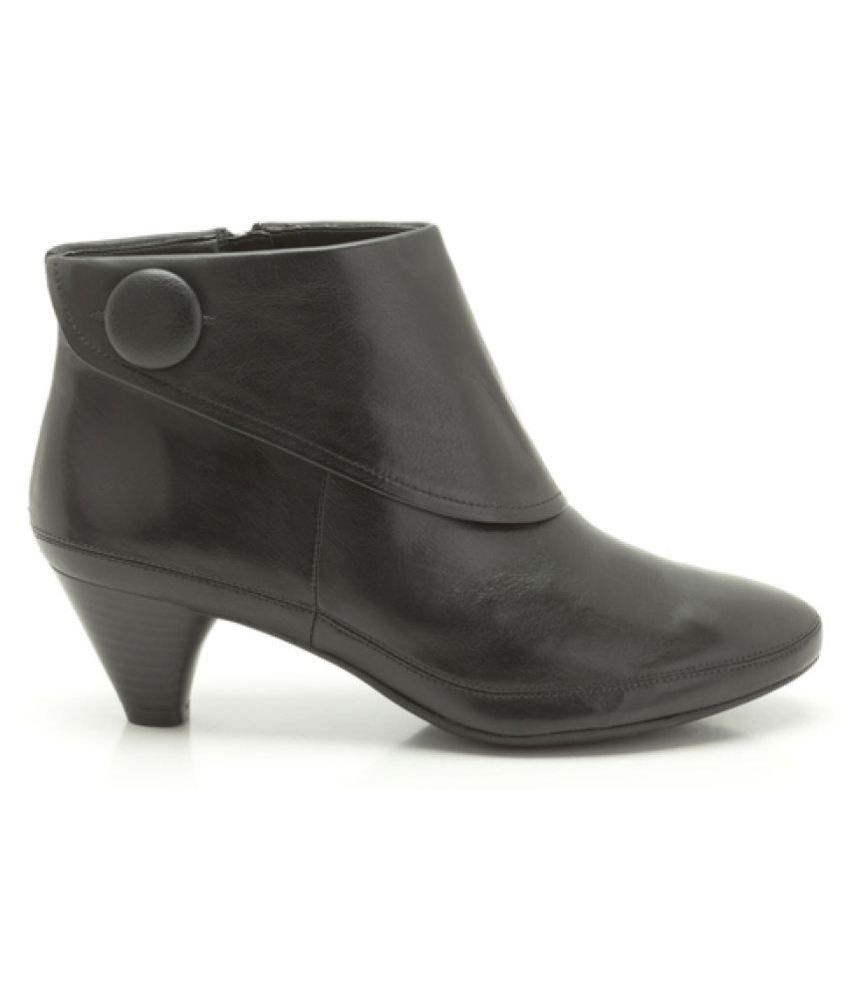 clarks trace fall ankle chelsea boots