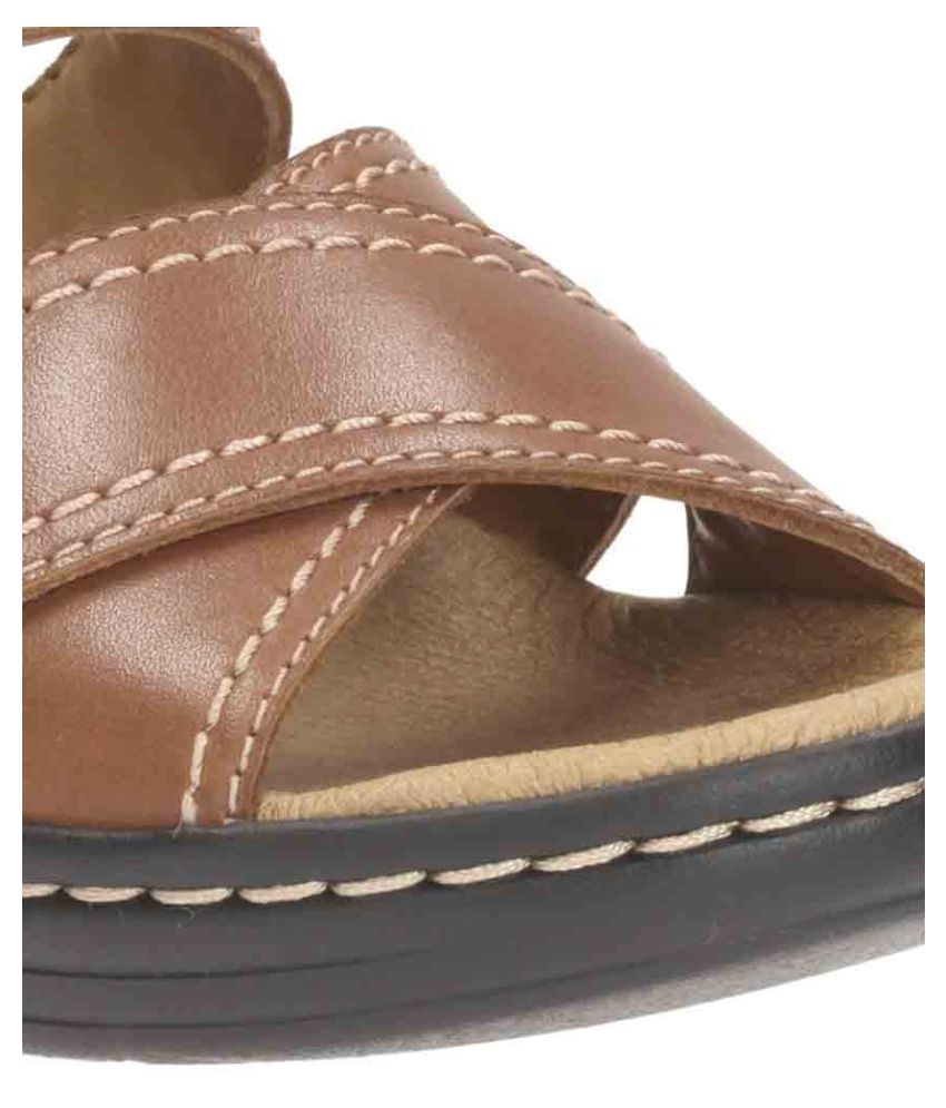 clarks tan heels