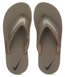 all black nike flip flops