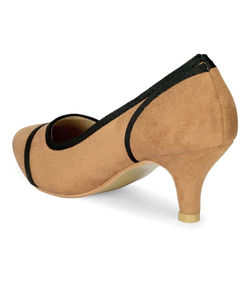 tan kitten heel shoes