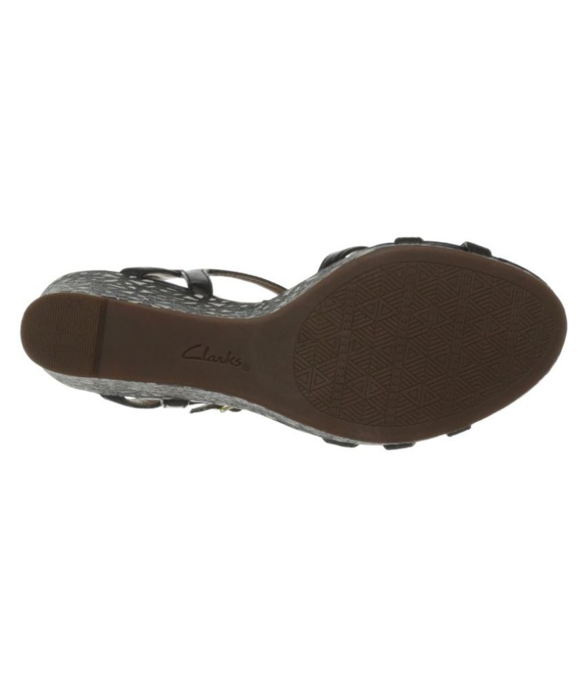 clarks women's amelia avery wedge sandal