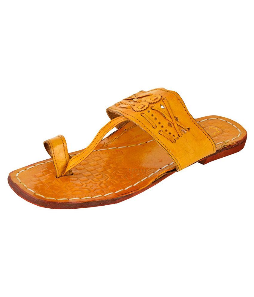 yellow kolhapuri chappal
