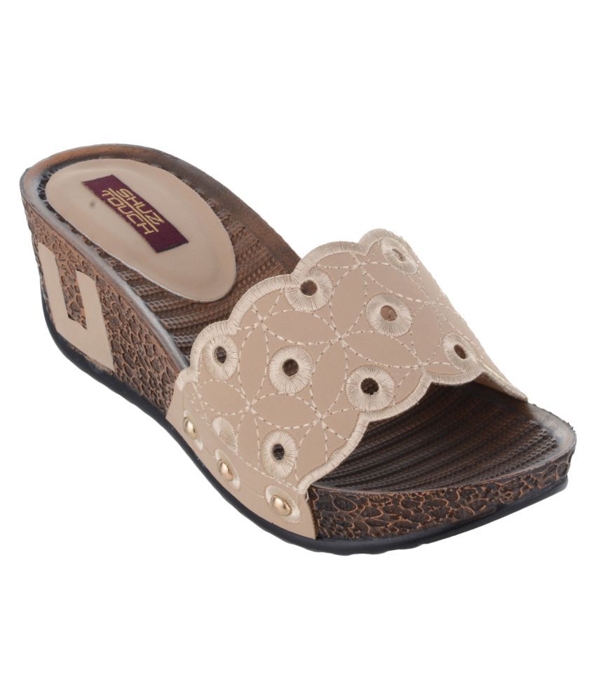 jade women beige wedges