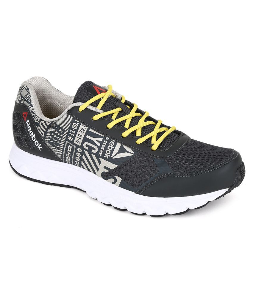Reebok RUN VOYAGER Black Running Shoes - Buy Reebok RUN VOYAGER Black ...