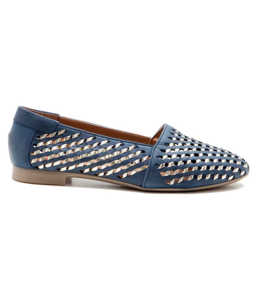red tape blue shoes