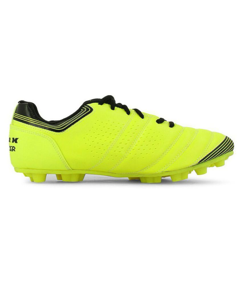Vector X Chaser Green Football Shoes: Buy Online at Best Price on Snapdeal