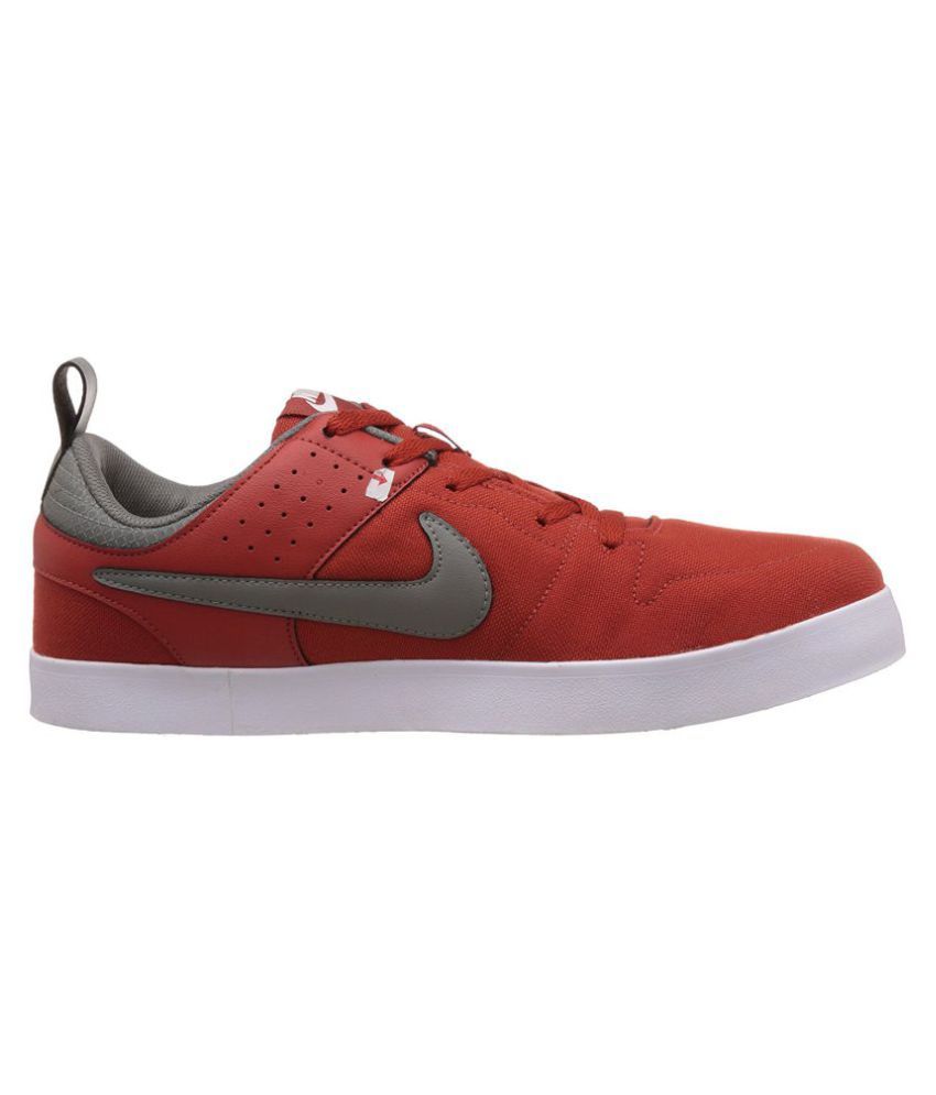 nike maroon shoes