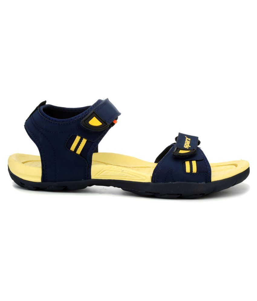 sparx sandal under 400