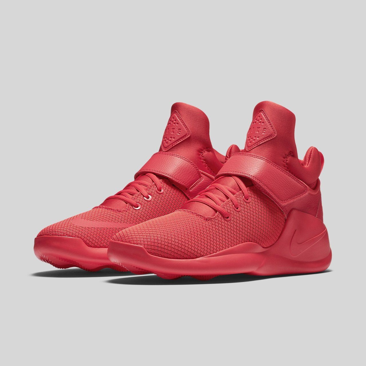 nike kwazi red shoes price in india