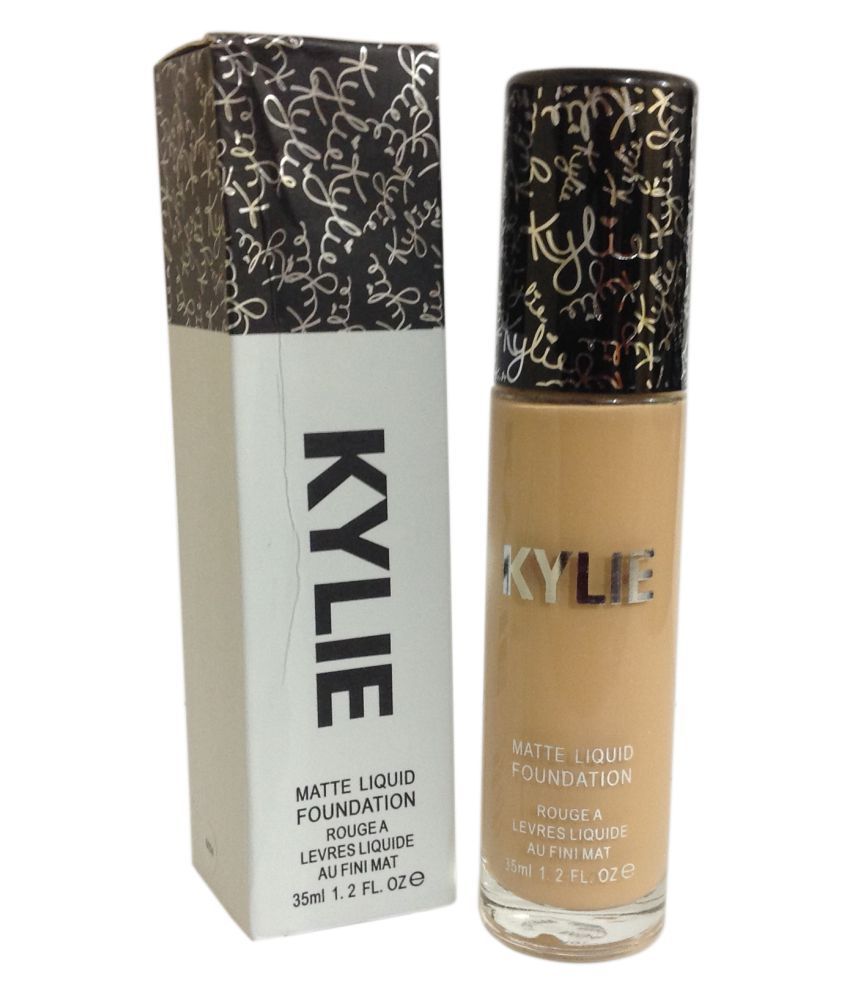 Kylie Matte Liquid Foundation Rouge A Levres Liquide Au Fini