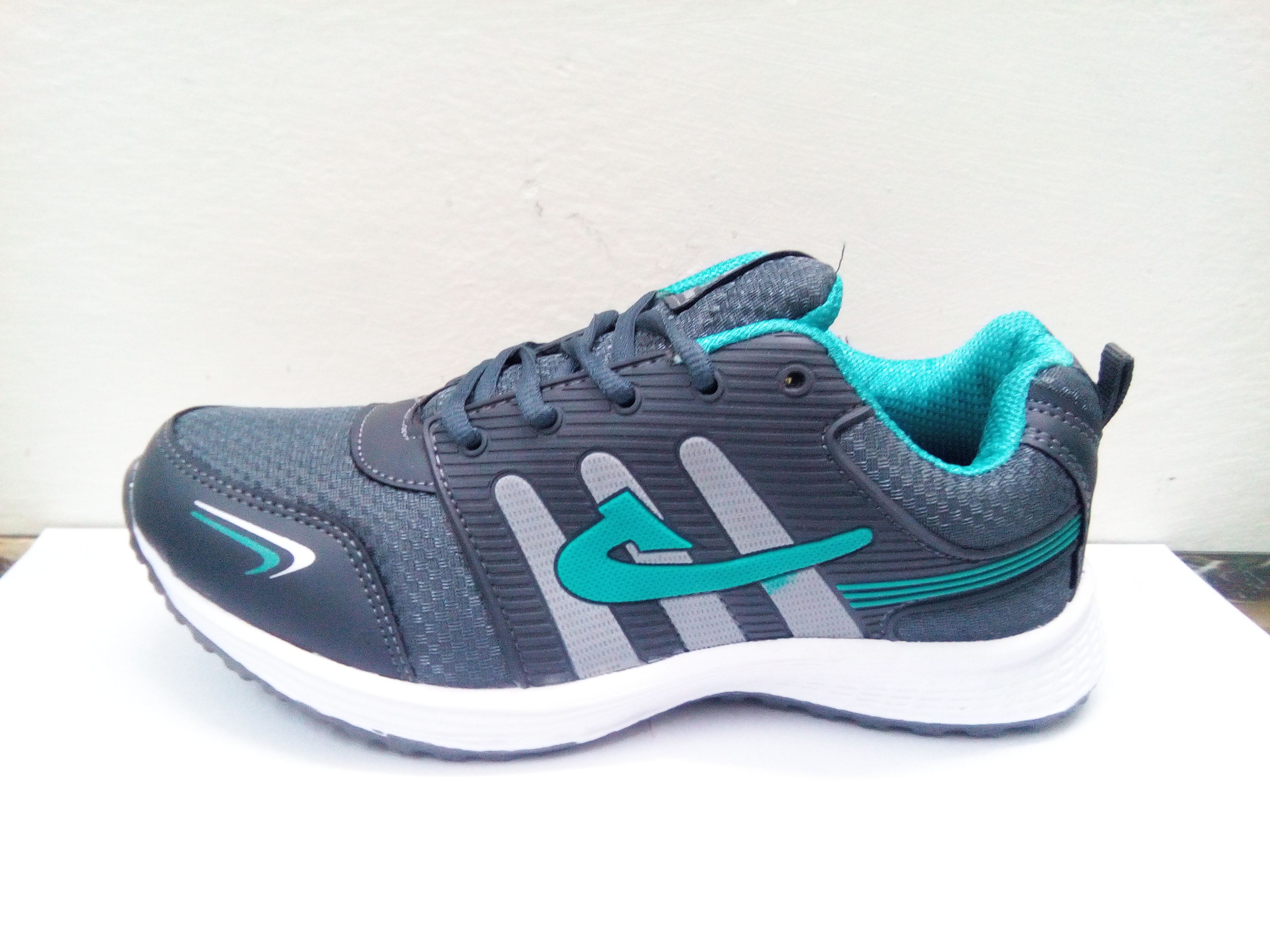 sport shoes offer in india