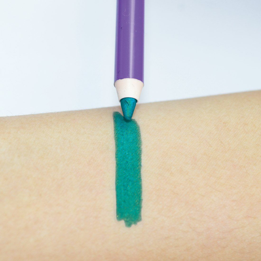 Plum Naturstudio Kajal Pencil Gemstone Green with free sharpener 1.2 gm