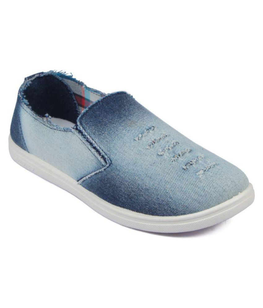 maroon and gold vapormax