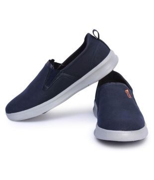 campus style walk sneakers