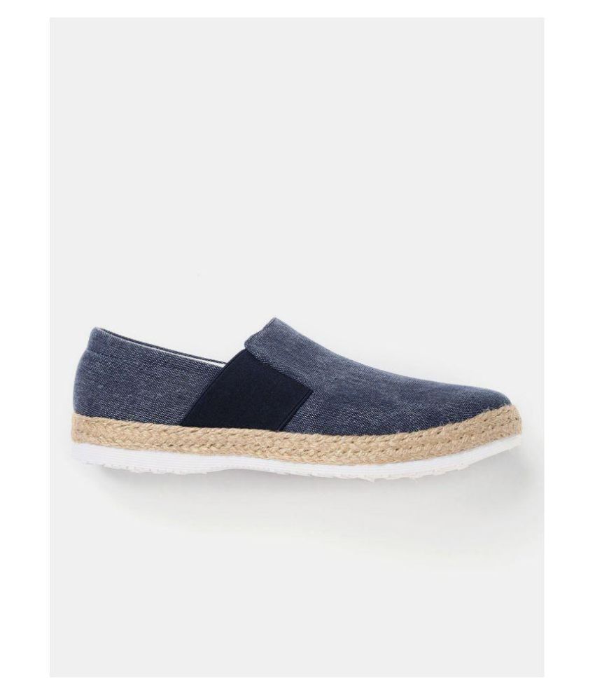 roadster shoes snapdeal