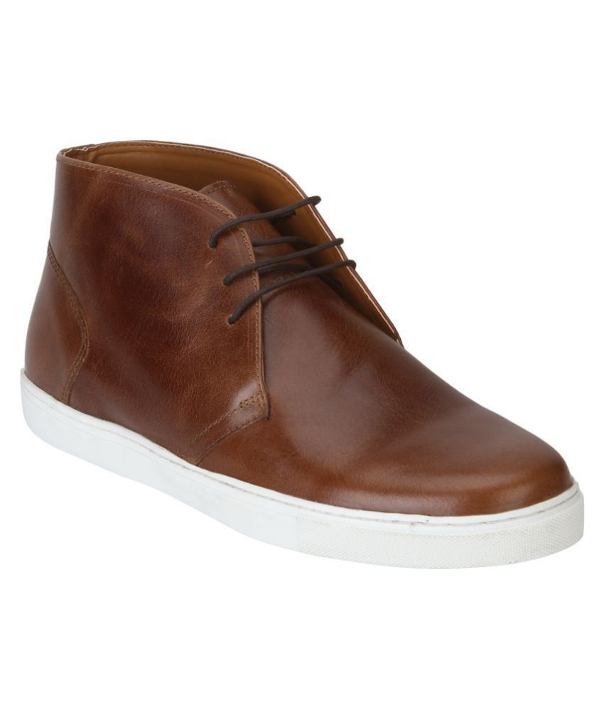 mens tan chukka