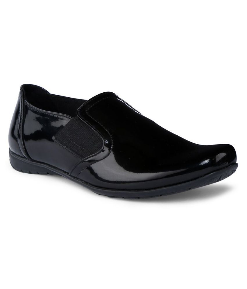     			Catwalk Black Formal Casual Shoes