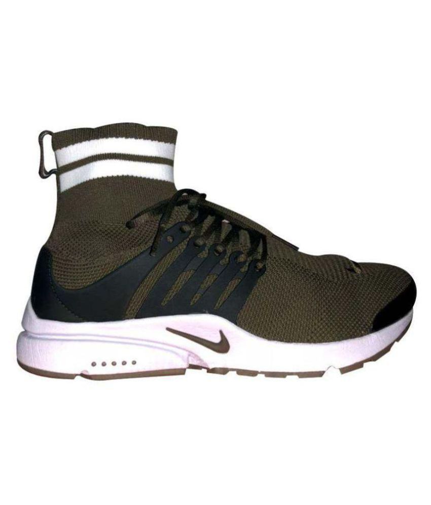 nike high neck sports shoes